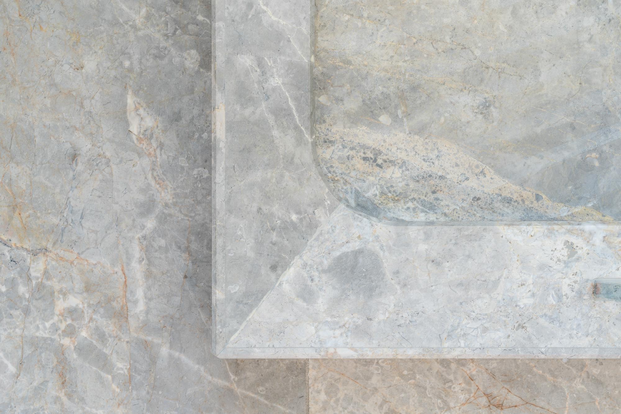 Fior_di_bosco-douche-marbre-Anthony_Cognaux-The_Mineralist-DesignStone